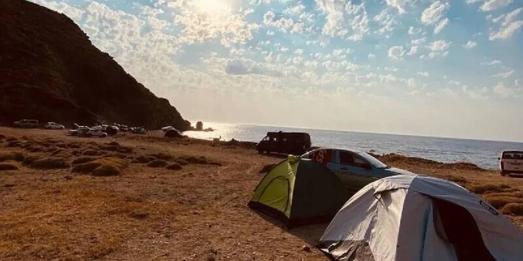 Yaz bitmeden burayı keşfedin! Doğanın saklı cenneti: Eşsiz koy iz bırakan manzarasıyla hafızalara kazınıyor 8